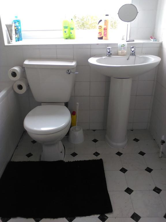Carters Guesthouse Milton Keynes Szoba fotó